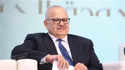 رئيس جامعة القاهرة يقر مكافأة تميز وجهود غير عادية للعاملين والهيئة المعاونة