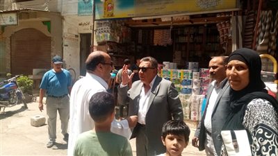  محافظ الدقهلية يتفقد الأسواق بالمنصورة وطلخا للتعرف على مشاكل المواطنين 