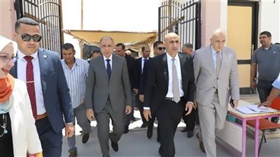 وزير التربية والتعليم ومحافظ المنيا يتفقدان مدرسة المتفوقين 