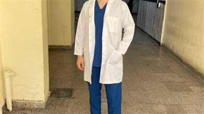 الفرق بين الطبيب الموثوق والمتطفل على السوشيال ميديا