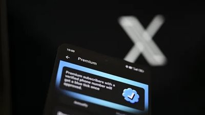 X في مواجهة ساخنة بالاتحاد الأوروبي والسر الإعلانات الزرقاء