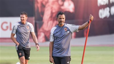 الأهلي يقبل اعتذار قمصان.. رسميًا