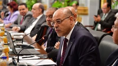 وزير العمل: تشكيل مجموعة عمل لدراسة أثر الذكاء الاصطناعي على سوق العمل 