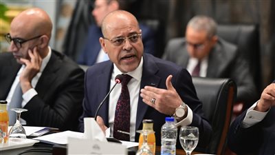 وزير العمل: القيادة السياسية تولي اهتماما بالغا بملف العمال