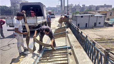 بعد انهيار جزء منه.. إصلاح كوبري ميناء البصل بالإسكندرية 