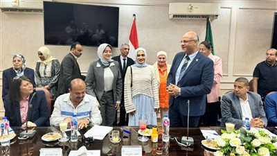 محافظ القليوبية يكرم الأولى على مستوى الجمهورية بالتعليم الفني الزراعي 