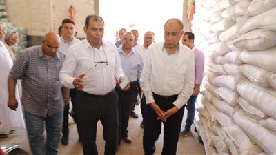 محافظ المنيا يتفقد مخازن السلع  الأساسية بمغاغة والعدوة 
