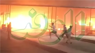 صور.. حريق هائل  داخل 3 مطاعم بموقف السلام بالقاهرة