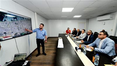 وزير الإسكان يتابع موقف تنفيذ وحدات 