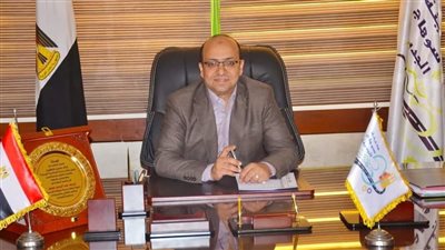 سوهاج الجديدة : عبدالبديع يتابع اعمال النظافة اليوميه بمنطقة ابنى بيتك 