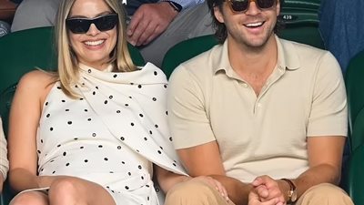 في أول ظهور لها.. مارجوت روبي تتألق في الحمل بفستان منقط