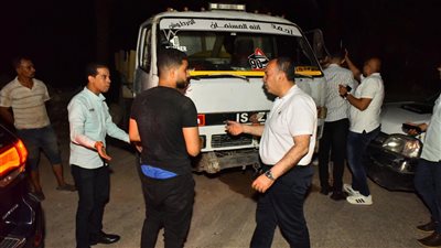 محافظ أسيوط يضبط سيارة كسح مياه الصرف تفرغ حمولتها في الترع