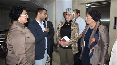 دور القابلات ومقدمي المشورة الأسرية في تحسين الخصائص السكانية