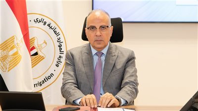 وزير الري يتابع الموقف التنفيذي لـ 