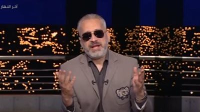 حقيقة فقدان الإعلامي تامر أمين بصره 