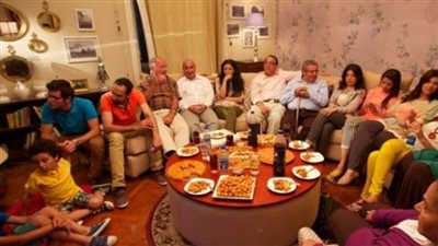 من التسوق حتى استقبال الضيوف.. اتيكيت لمة العيلة 