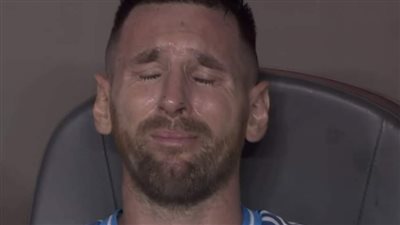 ميسي ينهمر في البكاء بعد خروجه مصابًا من مواجهة نهائي الكوبا بين الأرجنتين وكولومبيا
