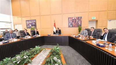 وزير الإسكان يستعرض الخطط التسويقية والحملات الترويجية للوحدات السكنية بالمدن الجديدة