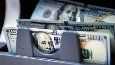 سعر الدولار مقابل الجنيه المصري بالبنوك اليوم الإثنين