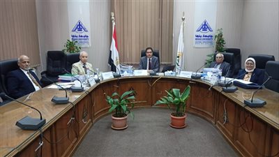 رئيس جامعة بنها يترأس لجنة اختيار عميد كلية التربية النوعية
