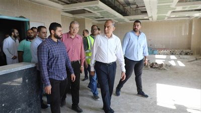 محافظ المنيا يتفقد الأعمال الإنشائية لمستشفى بني مزار التخصصي 