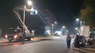 محافظ أسيوط: تدعيم إنارة الطرق بمركز البدارى بـ99 كشاف جديد 