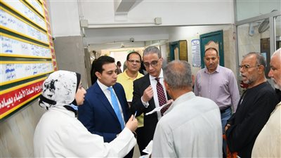 محافظ الفيوم يفاجئ مجمع عيادات التأمين الصحي بكيمان فارس