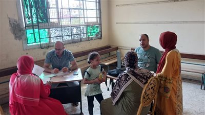 990 حالة حصاد قافلة جامعة الزقازيق الطبية في «قنتير»