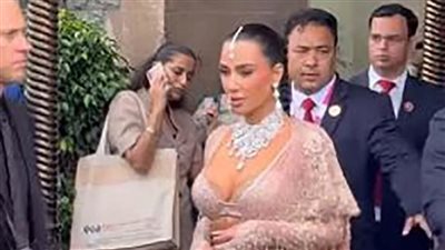 كيم كاردشيان تخطف الأنظار بحفل زفاف أنانت أمباني