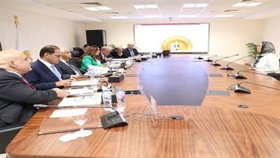 وزيرة التنمية المحلية ترأس لجنة إجراء المقابلات للمتقدمين لشغل وظائف قيادية بالمحافظات