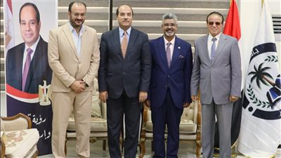 رئيس جامعة العريش يستقبل وكيل وزارة الصحة بشمال سيناء 