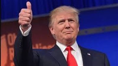 ترامب يحتفل بإسقاط الدعوى القضائية ضده ويدعو لإسقاط كل القضايا الأخرى