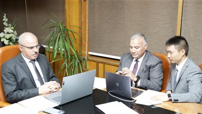 رئيس جامعة قناة السويس يُشيد بدور جامعة بكين للغات