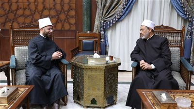شيخ الأزهر يُوصي وزير الأوقاف برعاية الأئمَّة والاهتمام بشؤونهم