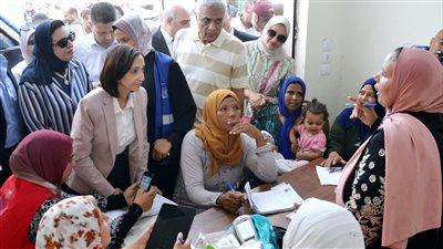 محافظ البحيرة تتفقد القافلة الطبية المجانية بدمنهور