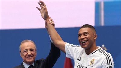  بيريز يشكر مبابي أمام الجماهير.. والأخير يرد