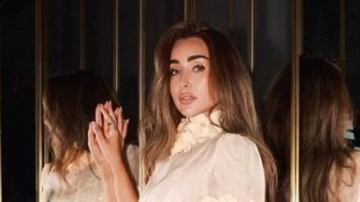 هنا الزاهد تعكس قوة شخصيتها بعد الانفصال والأسود يعكس أناقتها (صور)