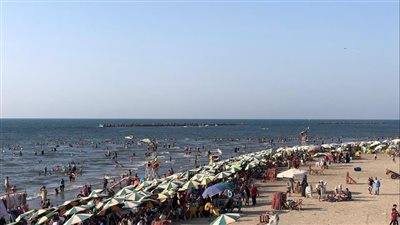 إقبال متوسط على شواطئ رأس البر