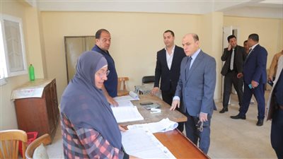 محافظ كفرالشيخ يفاجئ الوحدة المحلية لمدينة سيدي غازي ويلتقي المواطنين