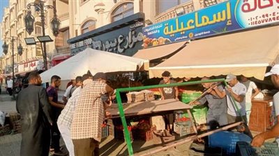 الباعة الجائلين فوضي وعشوائية تسيطر على شوارع الشرقية