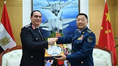 قائد القوات الجوية يناقش الشراكة الاستراتيجية مع  نظيره الصينى