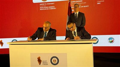 توقيع برتوكول تعاون بين بحوث الصحراء وشركة شلاتين للثروة المعدنية لتحقيق التنمية الزراعية المستدامة