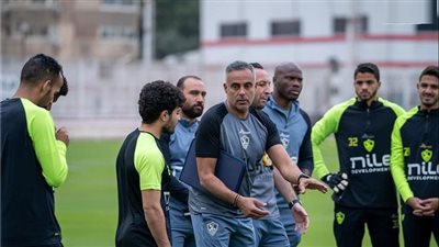 محاضرة فنية للاعبي الزمالك قبل انطلاق مران اليوم