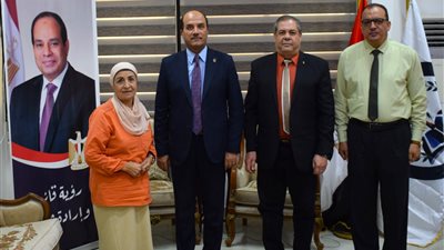 رئيس جامعة العريش يستقبل وفدا من لجنة قطاع الآداب بالمجلس الأعلى للجامعات