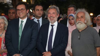 وزير الثقافة يفتتح  معرض 