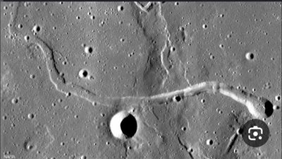 اكتشاف حفرة مفتوحة على سطح القمر