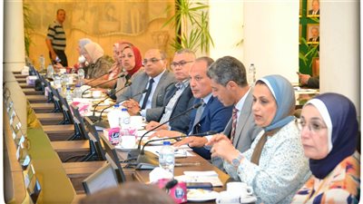 مجلس شئون التعليم والطلاب بجامعة الإسكندرية يناقش ضوابط التحويل ونقل القيد والقبول