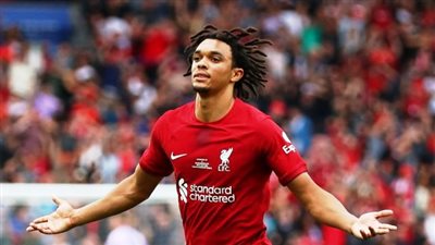 ريال مدريد يتمسك بالتعاقد مع أرنولد بعد أزمة الجبهة اليمنى 