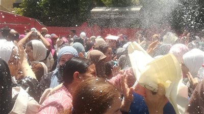 الطبل والمزمار البلدى في استقبال طلاب الثانوية العامة بالفيوم