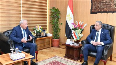 محافظ الفيوم ورئيس هيئة تنمية الصعيد يبحثان سبل التعاون بالمشروعات الاستثمارية